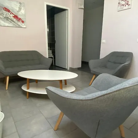 D'hotes La Colombe לינה וארוחת בוקר 3*